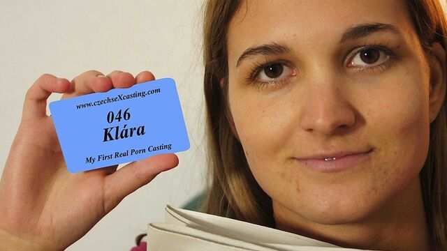 Молодая блондинка с натуральными сиськами решила принять участие в кастинге