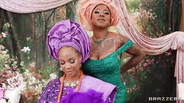 Шикарные негритянки с большими дойками повеселились с белым членом в ЖМЖ порно...