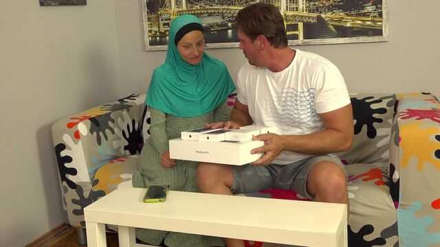 Мужчина в шоке что скромная арабка решила ему сделать отличный минет